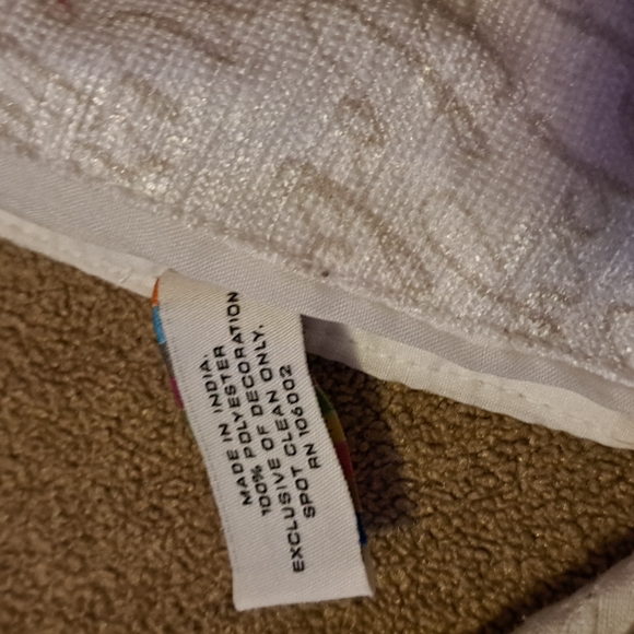 Novogratz Christmas Tablerunner NWT - Picture 5 of 8